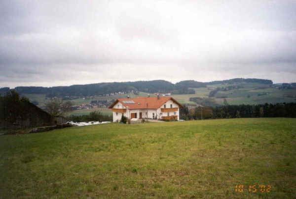 haus_herbst2.jpg (33837 Byte)