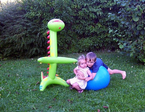 KinderRasen.jpg (88967 Byte)