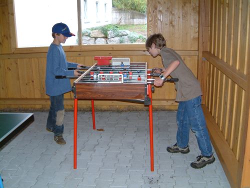tischfussball1.jpg (34549 Byte)