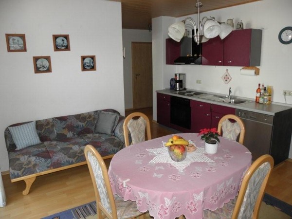 wohnung2_1.jpg (61186 Byte)
